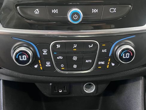 Used 2020 Chevrolet Traverse LT w/ Driver Confidence II Package image 19