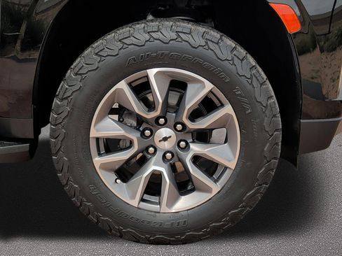 Used 2022 Chevrolet Suburban High Country AWD/4WD image 7
