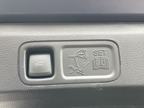 Used 2022 Ford Expedition XLT image 8