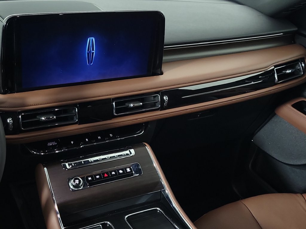 New 2027 Lincoln Aviator Reserve RWD image 12