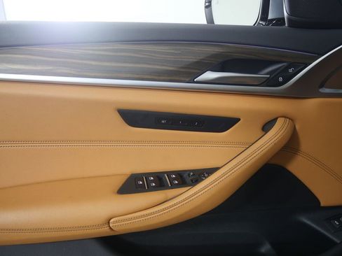 Certified 2023 BMW 530i RWD image 8