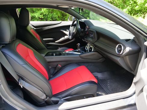 Used 2022 Chevrolet Camaro LT RWD image 32