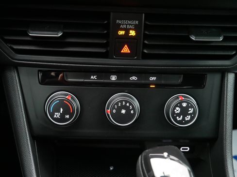 Used 2022 Volkswagen Jetta Sport image 26