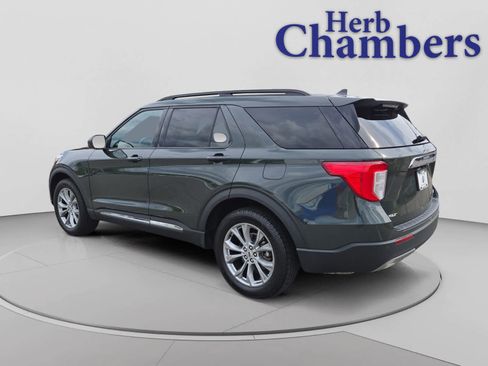 Used 2023 Ford Explorer XLT w/ Equipment Group 202A AWD/4WD image 3