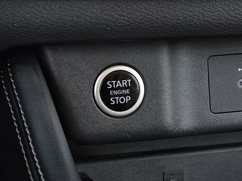 Used 2023 Nissan Rogue Platinum w/ Platinum Premium Package image 17