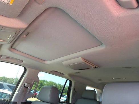 Used 2015 Chevrolet Tahoe LT w/ Luxury Package AWD/4WD image 8