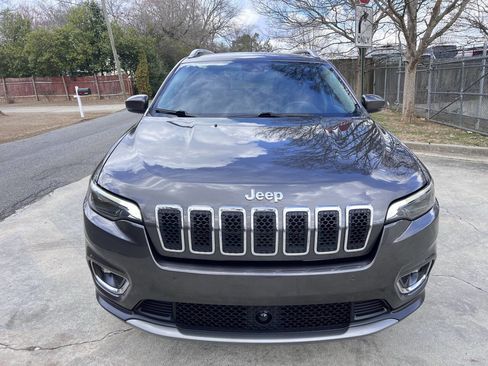 Used 2019 Jeep Cherokee Limited w/ Luxury Group image 3