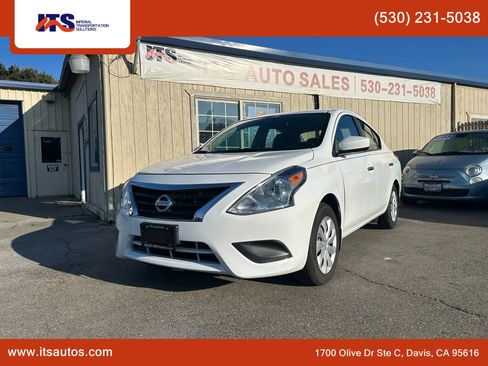 Used 2019 Nissan Versa SV image 1