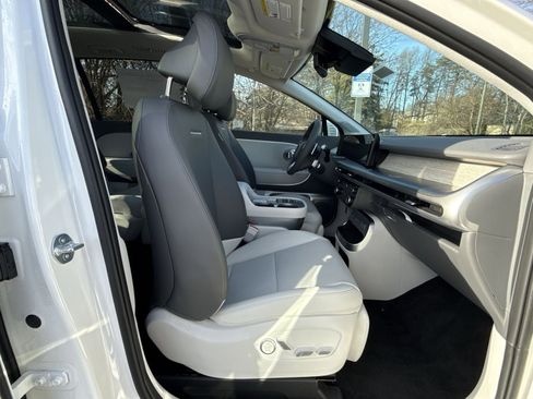 New 2026 Hyundai Ioniq 9 Limited image 28