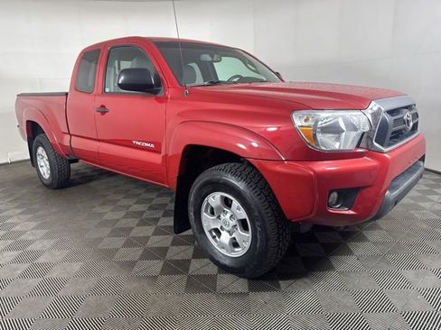 Used 2012 Toyota Tacoma 4x4 Access Cab V6 w/ SR5 Pkg image 1