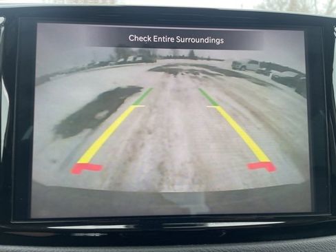 Used 2022 Chrysler Pacifica Touring-L image 26