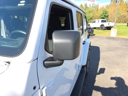 Used 2021 Jeep Wrangler Unlimited Sahara image 99