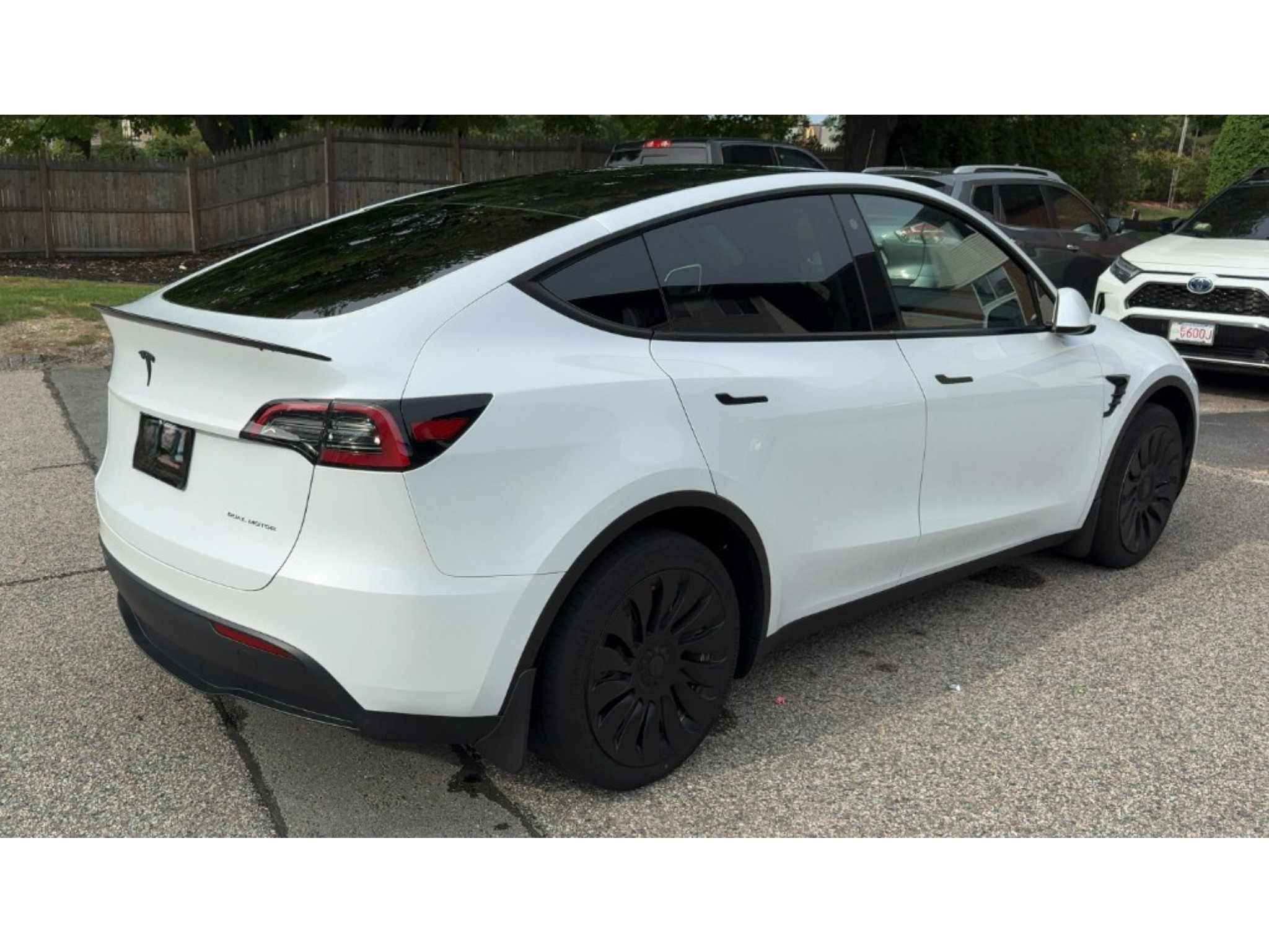 Used 2023 Tesla Model Y Long Range AWD/4WD image 3