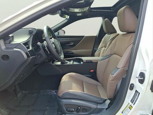 Used 2024 Lexus ES 350 w/ Premium Package FWD image 12