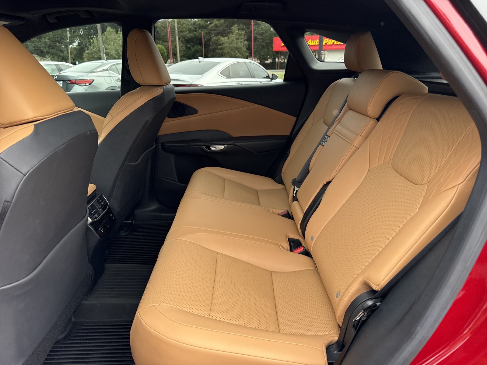 Used 2025 Lexus RX 350 Premium w/ Accessory Package (Z1) FWD image 11