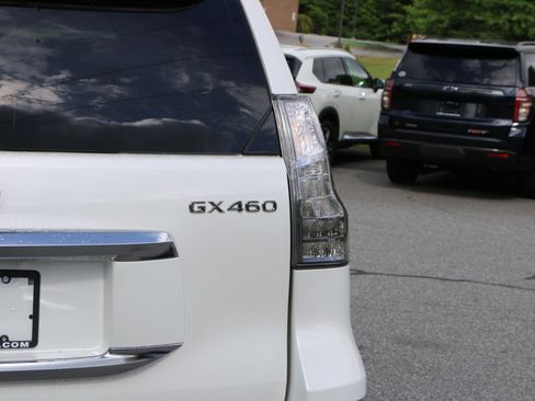 Used 2021 Lexus GX 460 Premium w/ Premium Package AWD/4WD image 7