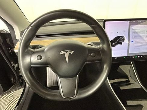 Used 2018 Tesla Model 3 Long Range RWD image 14