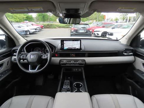 Used 2023 Honda Pilot Touring image 20