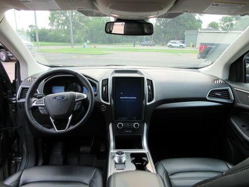 Certified 2024 Ford Edge SEL w/ Convenience Package AWD/4WD image 5