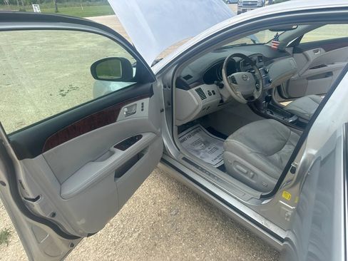 Used 2011 Toyota Avalon Limited FWD image 9