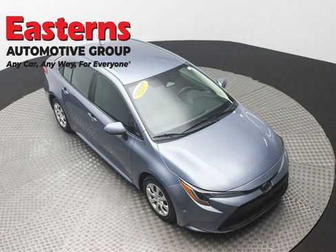 Used 2024 Toyota Corolla LE FWD image 3