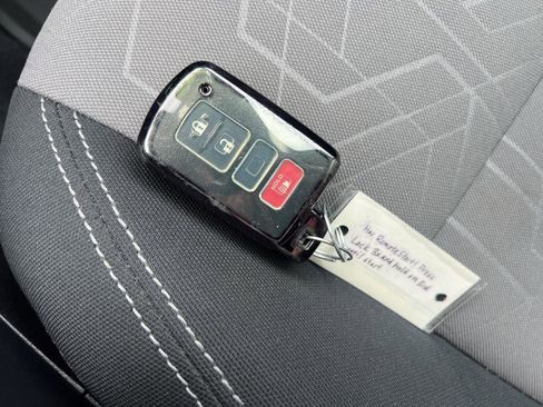 Used 2023 Toyota Tacoma TRD Off-Road image 30