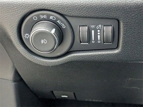 New 2026 Chrysler Pacifica Select image 14