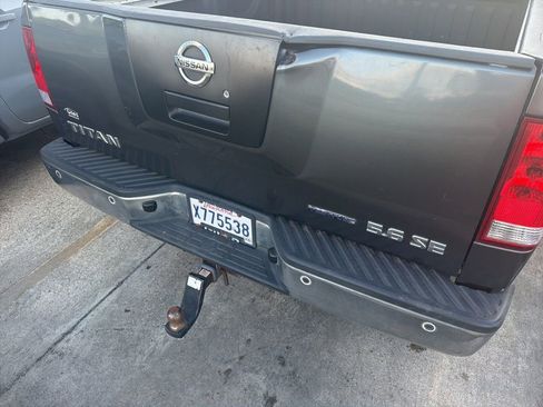 Used 2010 Nissan Titan SE w/ SE Premium Utility Pkg image 12