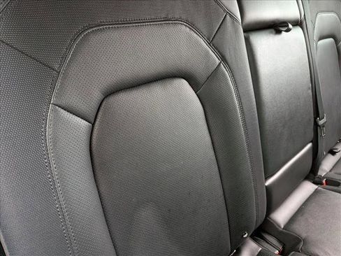 Used 2024 Land Rover Defender 110 X-Dynamic SE image 16