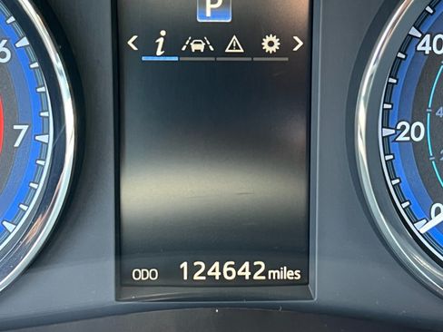 Used 2017 Toyota Corolla SE w/ Carpet Mat Package (TMS) FWD image 20