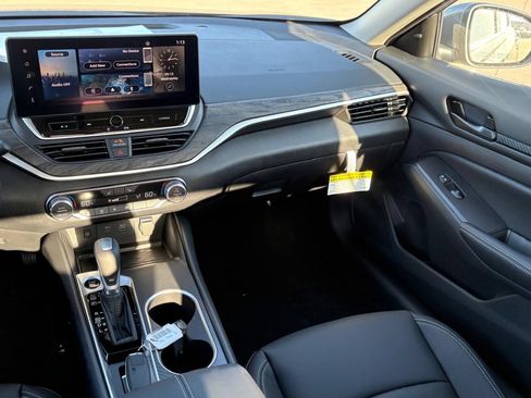 New 2026 Nissan Altima 2.5 SV FWD image 10