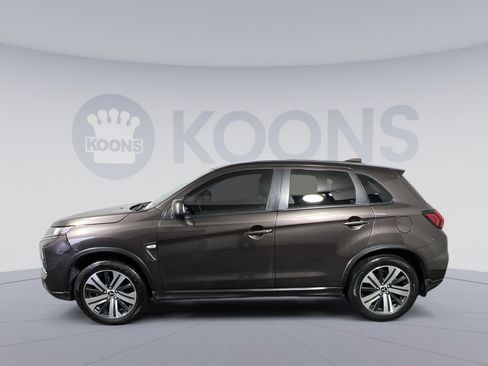 Used 2021 Mitsubishi Outlander Sport ES image 2