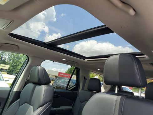 Used 2025 Honda Pilot Touring image 22