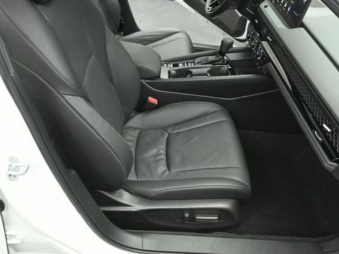 Used 2025 Honda Accord Sport image 30
