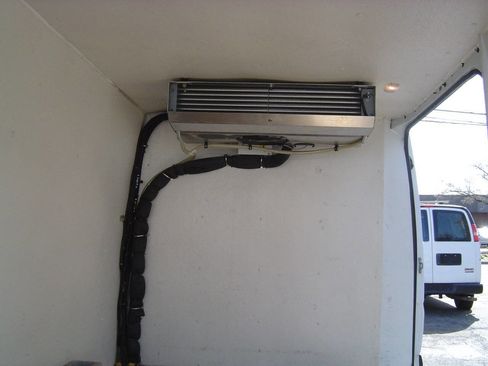 Used 2012 Mercedes-Benz Sprinter 2500 image 10