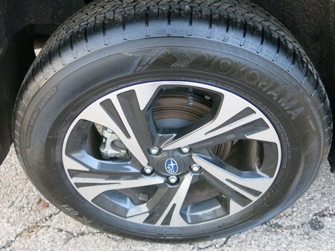 Used 2024 Subaru Crosstrek 2.0i Premium image 33