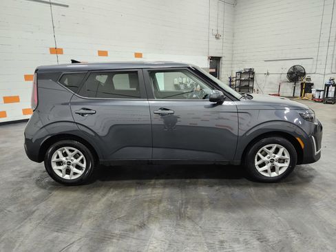 Used 2023 Kia Soul LX w/ Option Group 015 image 17