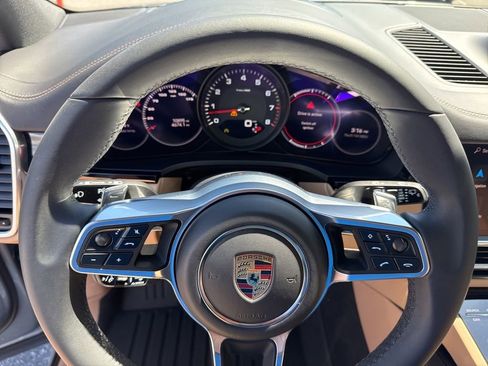 Used 2023 Porsche Cayenne AWD/4WD image 25