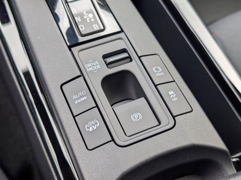 New 2026 Toyota Prius Plug-In Hybrid image 4