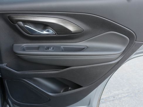 Used 2024 GMC Terrain SLE w/ Driver Convenience Package image 28