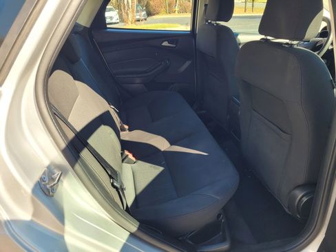 Used 2017 Ford Focus SE image 20