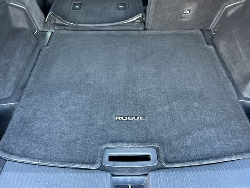 Used 2023 Nissan Rogue SV image 17