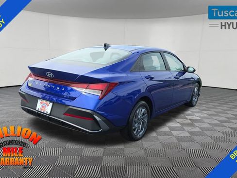 Used 2024 Hyundai Elantra SEL FWD image 8