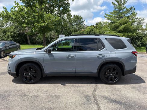 Used 2025 Honda Pilot Black Edition image 2