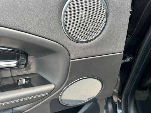 Used 2019 Land Rover Range Rover Evoque HSE Dynamic image 34