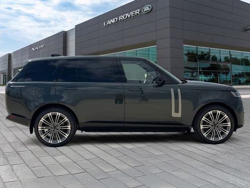 New 2026 Land Rover Range Rover Long Wheelbase SE AWD/4WD image 6