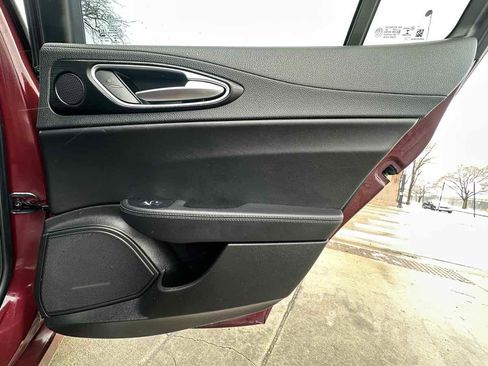 Used 2017 Alfa Romeo Giulia image 23