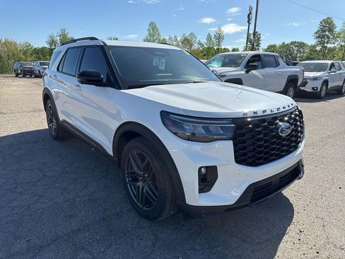 Used 2025 Ford Explorer ST w/ Sun And Sound Package image 4