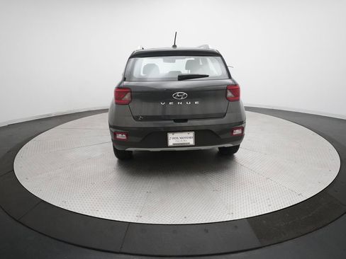 Used 2024 Hyundai Venue SEL image 25