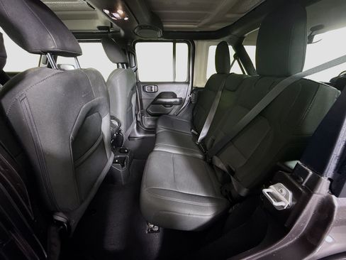 Used 2021 Jeep Wrangler Unlimited Sahara AWD/4WD image 25